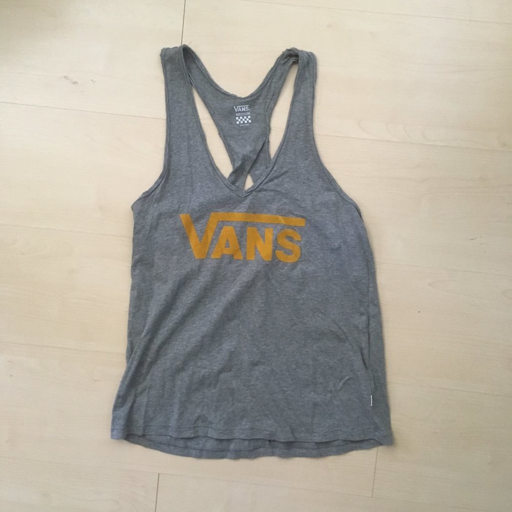 Chic Van's Graphic Tank 🏁